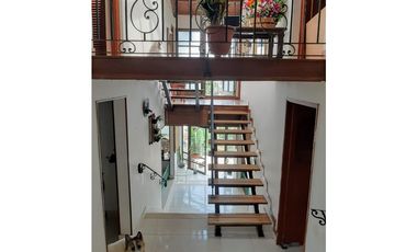 Casa en Arriendo Envigado Sector Loma el Atravezado