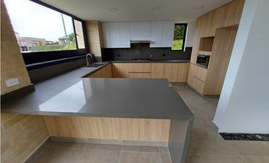 Casa en Arriendo Envigado Sector Loma del escobero