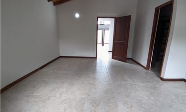 Casa en Arriendo en Envigado Sector Bosque el Chuscal