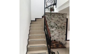 Apartamento Amoblado Dúplex en Arriendo en Envigado Sector Zúñiga