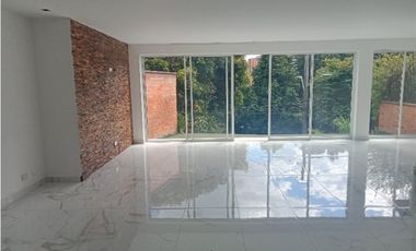 Casa Duplex en arriendo Envigado Sector Loma del Esmeraldal