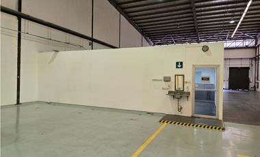 SEA CONFIABLE ALQUILA BODEGA EN EL CENTRO LOGISTICO MILLA 8