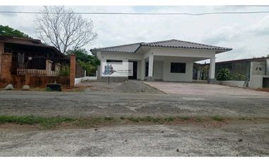 VENTA CASA EN DAVID  450 METROS COMPLETAMENTE CERCADA