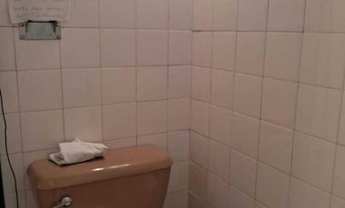 Venta de departamento de 34mt2 con pequeño patio interno, en planta baja.