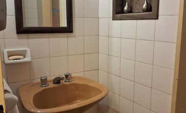 Venta de departamento de 34mt2 con pequeño patio interno, en planta baja.