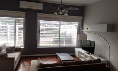 Casa en venta - 3 dormitorios 3 baños  - 400mts2 - Adrogue