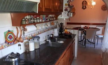 Casa 6 ambientes en venta en Berazategui