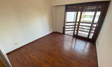 Departamento 4 ambientes en venta en Quilmes