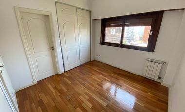 Departamento 4 ambientes en venta en Quilmes