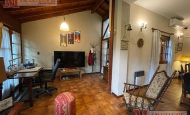 Casa 5 ambientes en venta y en alquiler para uso comercial en Ituzaingo Norte