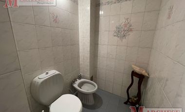 Casa 5 ambientes en venta y en alquiler para uso comercial en Ituzaingo Norte