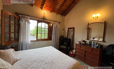 Casa 5 ambientes en venta y en alquiler para uso comercial en Ituzaingo Norte