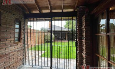 Casa 5 ambientes en venta y en alquiler para uso comercial en Ituzaingo Norte