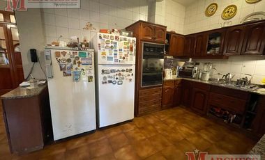 Casa 5 ambientes en venta y en alquiler para uso comercial en Ituzaingo Norte