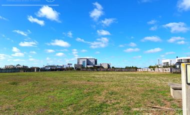 Lote en venta de 702 metros dentro de la isla  en Villalobos - Pueblos del Plata