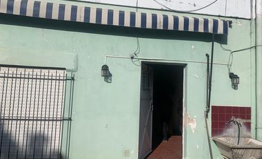 VENTA CASA SOBRE RUTA 25 CON DOS DORMITORIOS Y JARDIN, LOTE 311 M2, MATHEU.