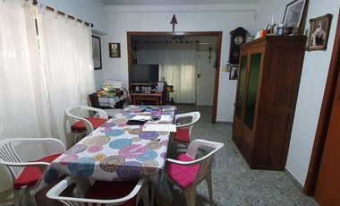 Propiedad con amplio lote