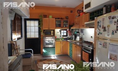 CASA 4 AMB. LOTE PROPIO EN VENTA - JOSE LEON SUAREZ