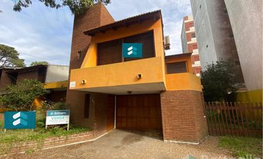 CASA 4 AMB A UNA CADRA DE AV SB- San Bernardo Del Tuyu