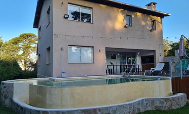 Casa en venta - 3 dormitorios 3 baños - garage - pileta - patio - 265mts2 - Sierra De Los Padres