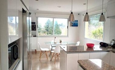 Casa en venta - 3 dormitorios 3 baños - garage - pileta - patio - 265mts2 - Sierra De Los Padres