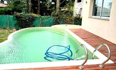 Casa en venta - 3 dormitorios 3 baños - garage - pileta - patio - 265mts2 - Sierra De Los Padres