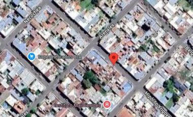 Casa en venta - 3 dormitorios 1 baño - cochera - 433mts2 - Azul