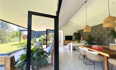 Vendo espectacular Casa Campestre en El Retiro Antioquia