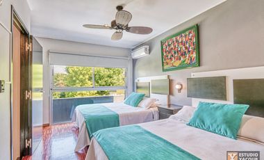 Casa venta - 2 dormitorios 3 baños - Cochera - Pileta - 230mts2 - City Bell, La Plata