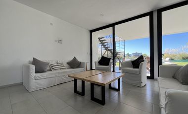 Casa en Venta Barrio Ecuestre - fondo a la laguna
