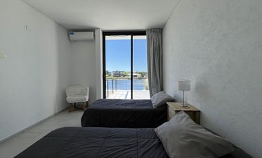 Casa en Venta Barrio Ecuestre - fondo a la laguna