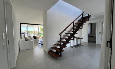 Casa en Venta Barrio Ecuestre - fondo a la laguna