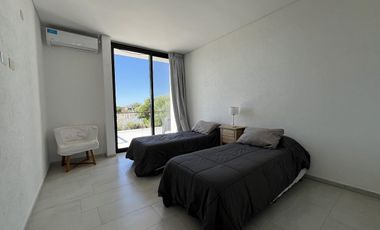 Casa en Venta Barrio Ecuestre - fondo a la laguna