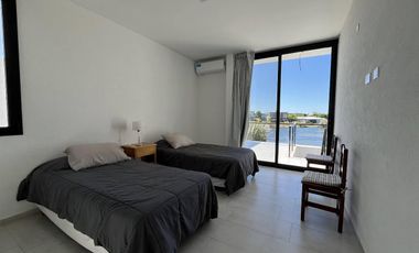 Casa en Venta Barrio Ecuestre - fondo a la laguna