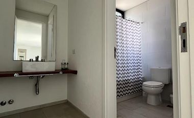 Casa en Venta Barrio Ecuestre - fondo a la laguna