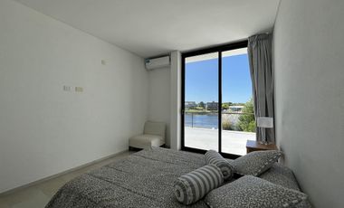 Casa en Venta Barrio Ecuestre - fondo a la laguna