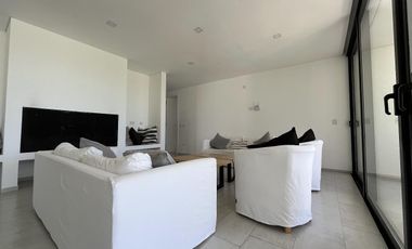 Casa en Venta Barrio Ecuestre - fondo a la laguna