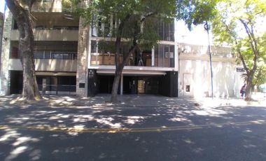 Cochera en PB en venta con porton automatico Seguridad- Palermo