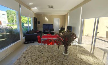 Casa en  Club de Campo La Candida.