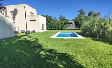 Casa en  Club de Campo La Candida.