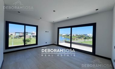 Casa en  Venta  a la laguna 5 ambientes - Puertos - Escobar-al agua-zona norte-