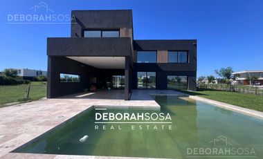 Casa en  Venta  a la laguna 5 ambientes - Puertos - Escobar-al agua-zona norte-