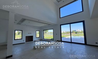 Casa en  Venta  a la laguna 5 ambientes - Puertos - Escobar-al agua-zona norte-