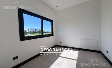 Casa en  Venta  a la laguna 5 ambientes - Puertos - Escobar-al agua-zona norte-