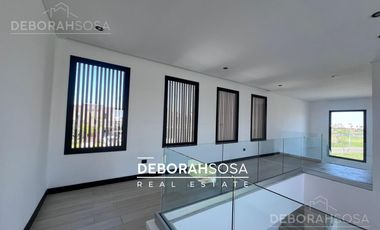 Casa en  Venta  a la laguna 5 ambientes - Puertos - Escobar-al agua-zona norte-