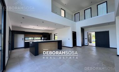 Casa en  Venta  a la laguna 5 ambientes - Puertos - Escobar-al agua-zona norte-