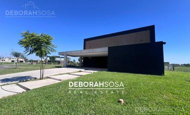 Casa en  Venta  a la laguna 5 ambientes - Puertos - Escobar-al agua-zona norte-