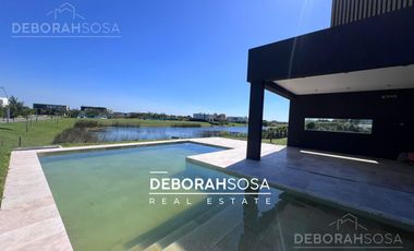 Casa en  Venta  a la laguna 5 ambientes - Puertos - Escobar-al agua-zona norte-
