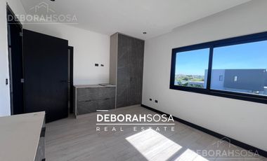 Casa en  Venta  a la laguna 5 ambientes - Puertos - Escobar-al agua-zona norte-