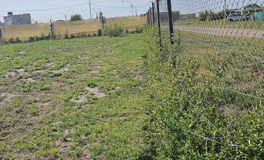Terreno en Nevado Golf Club con cierre y grataeu